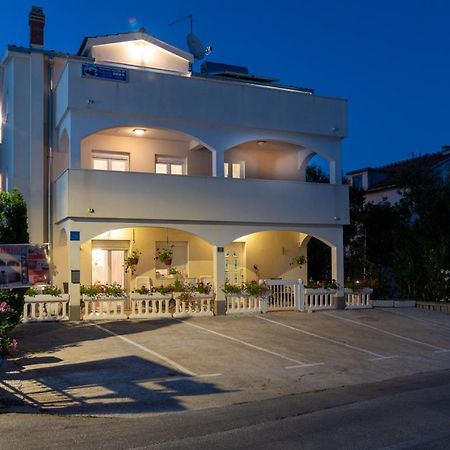 Apartments Villa Filip Trogir Exteriör bild