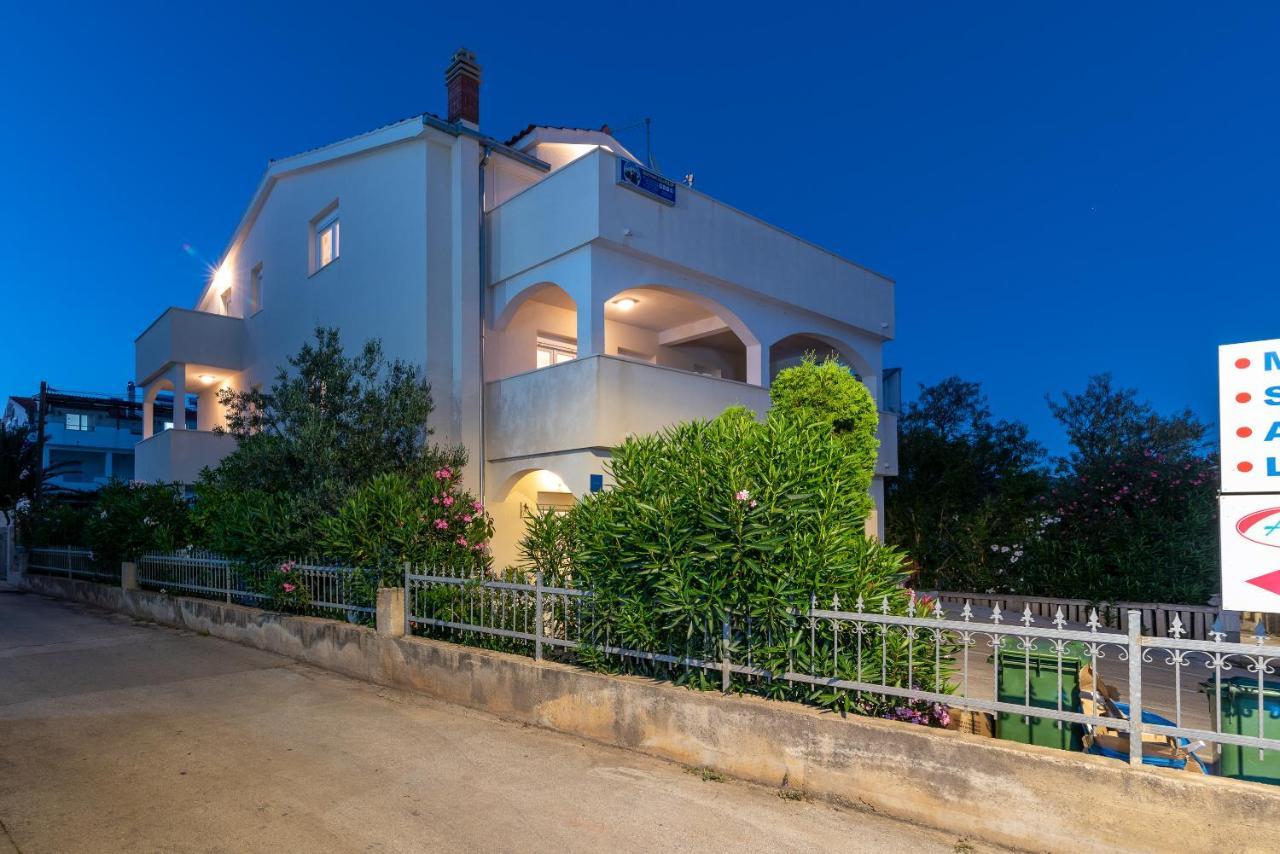 Apartments Villa Filip Trogir Exteriör bild