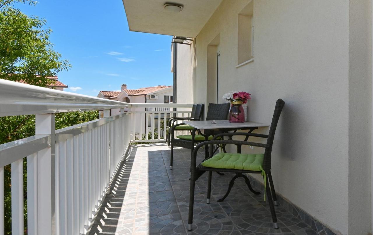 Apartments Villa Filip Trogir Exteriör bild