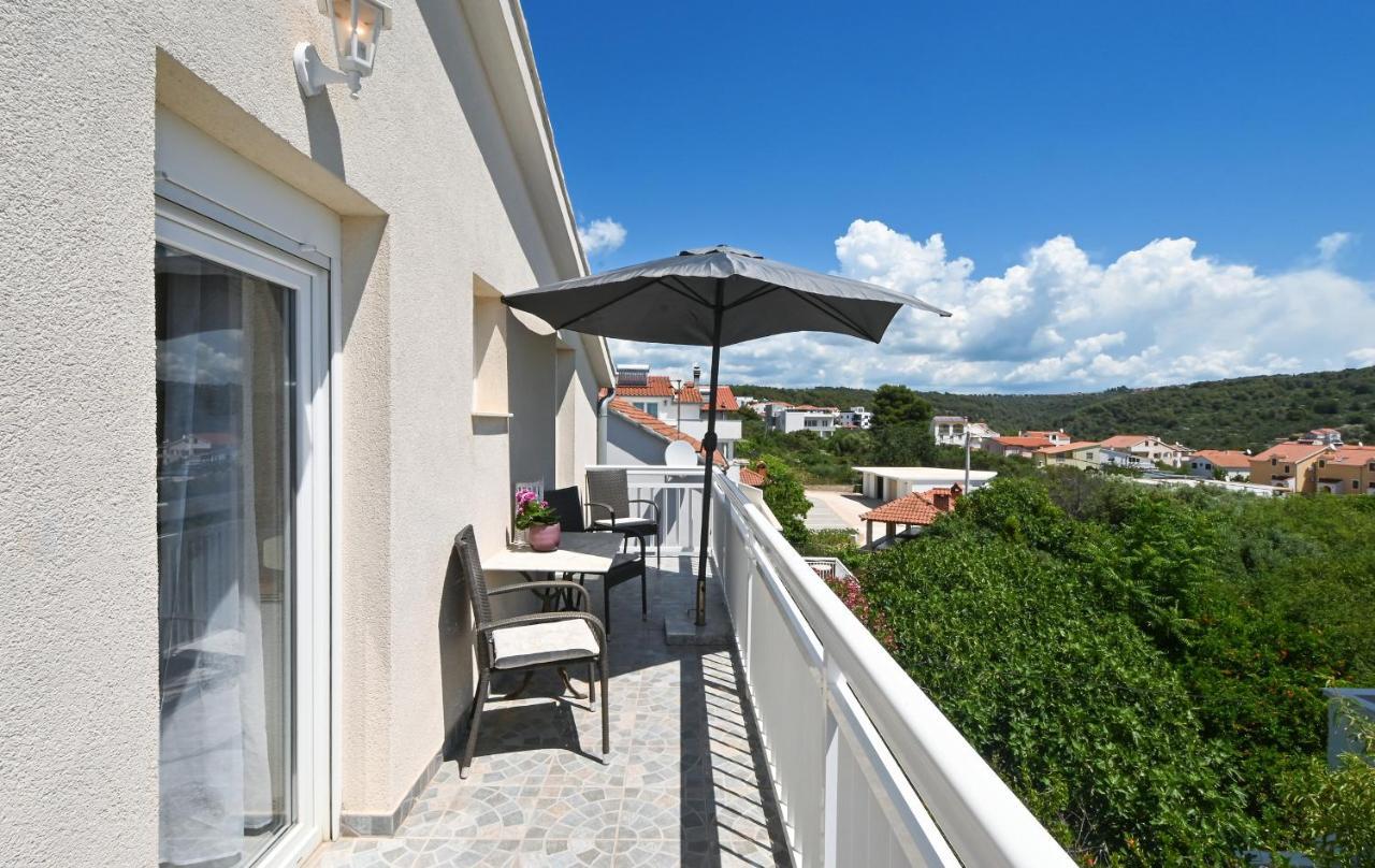 Apartments Villa Filip Trogir Exteriör bild