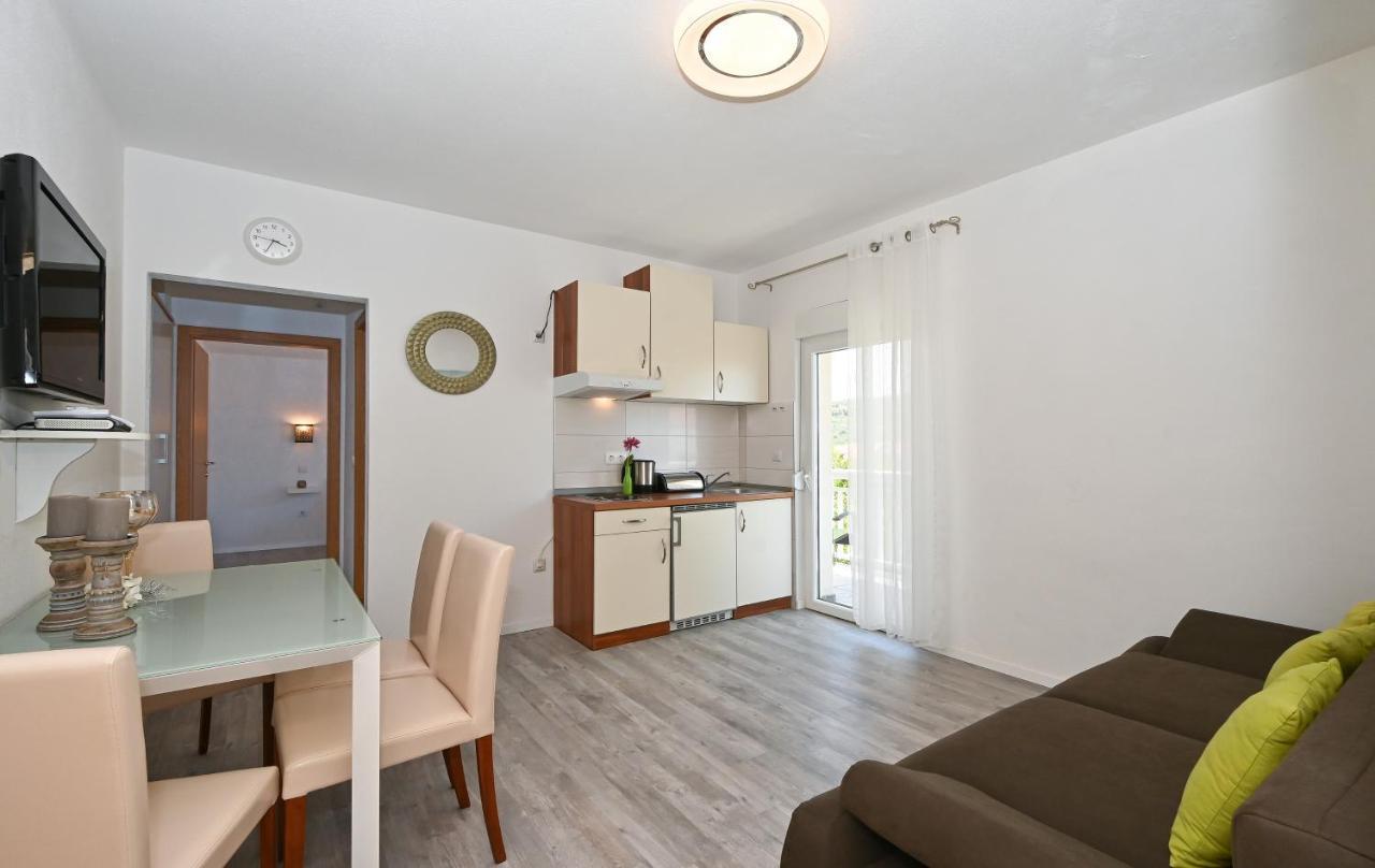 Apartments Villa Filip Trogir Exteriör bild