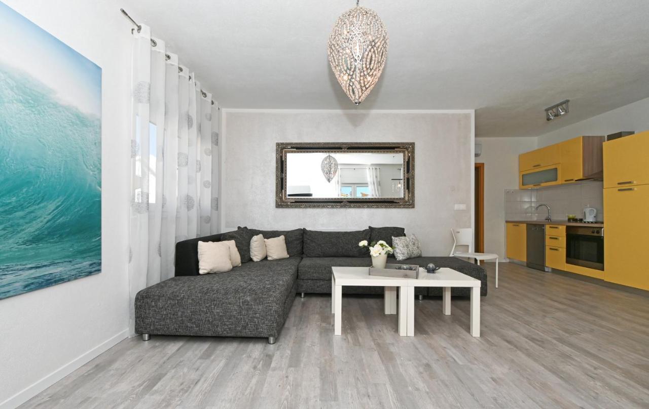 Apartments Villa Filip Trogir Exteriör bild