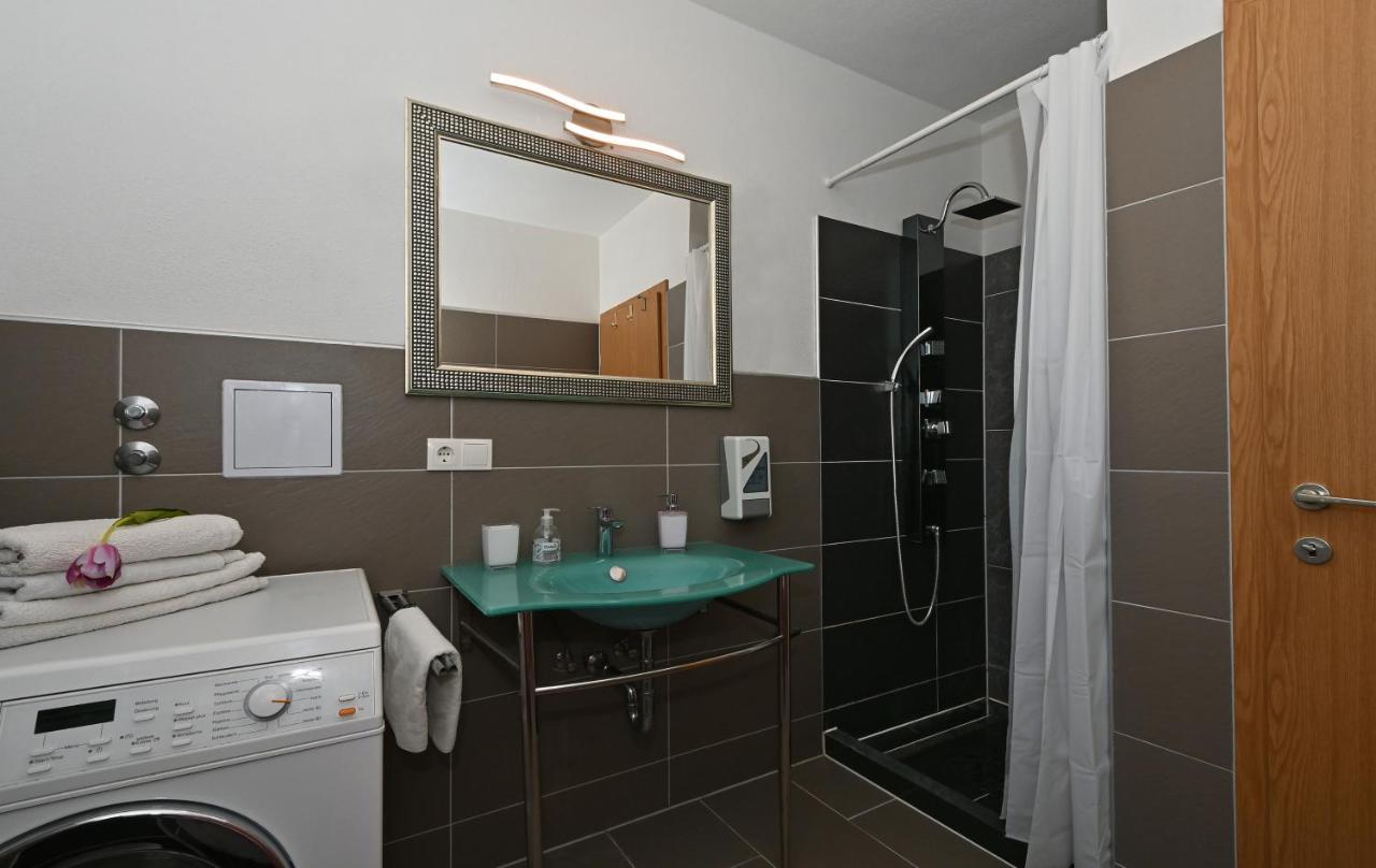 Apartments Villa Filip Trogir Exteriör bild