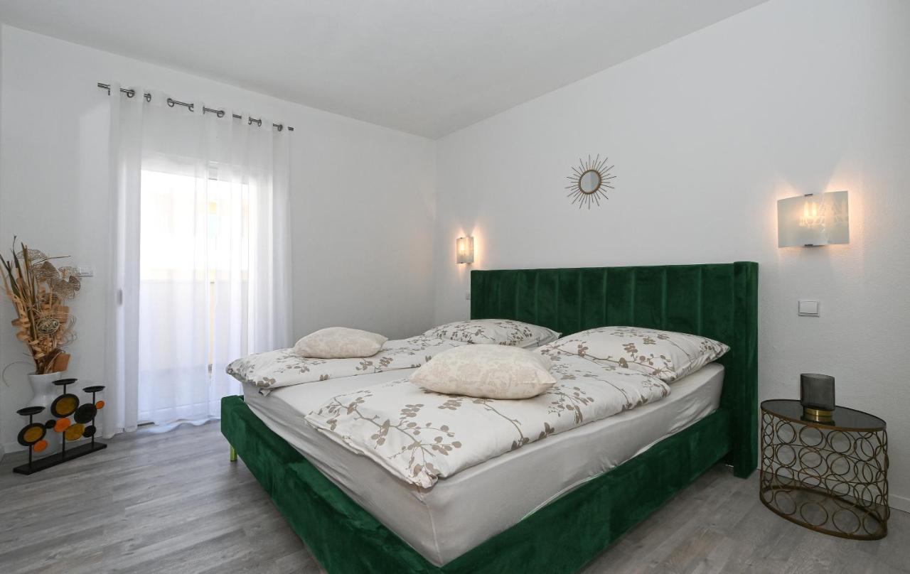 Apartments Villa Filip Trogir Exteriör bild