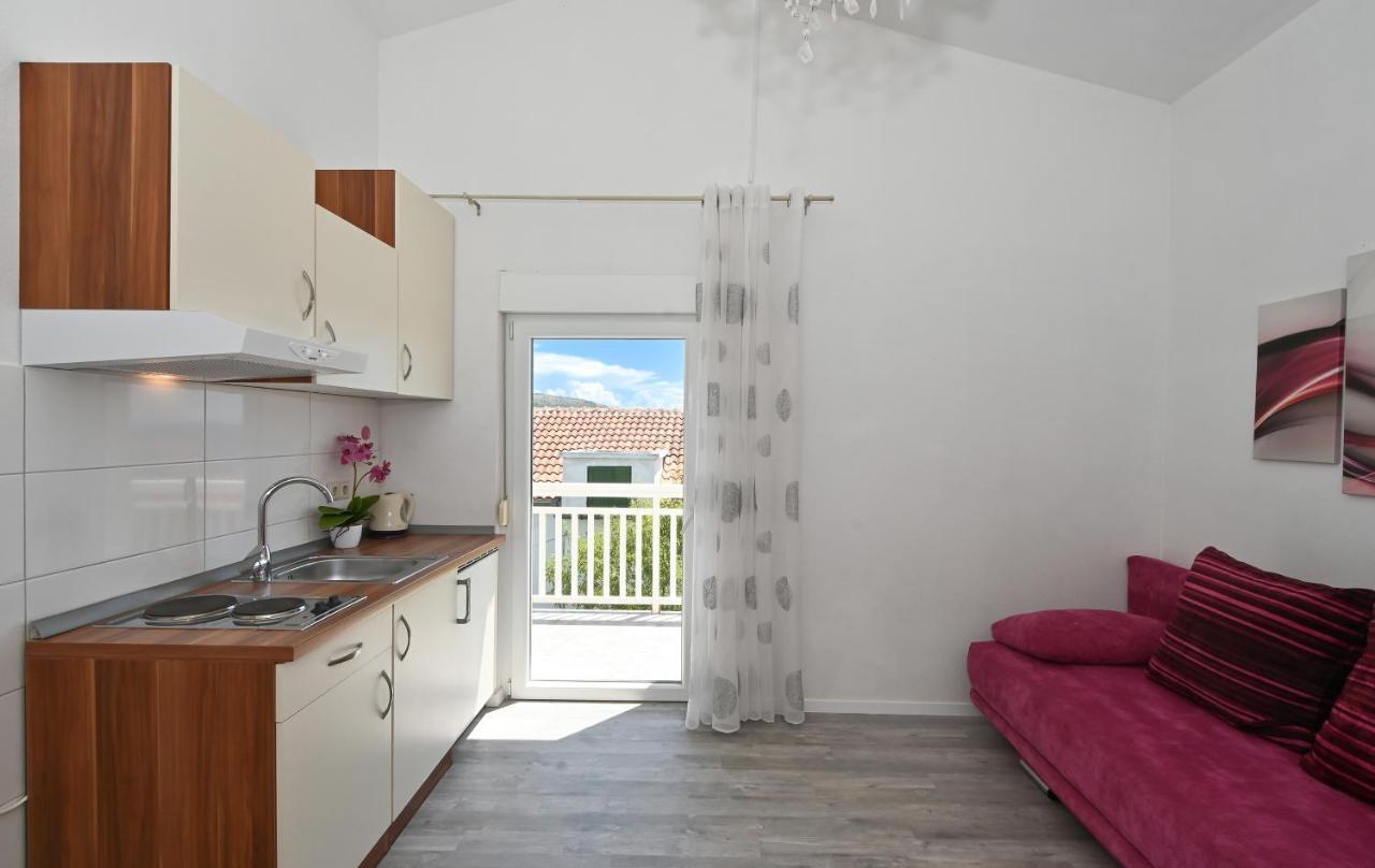 Apartments Villa Filip Trogir Exteriör bild