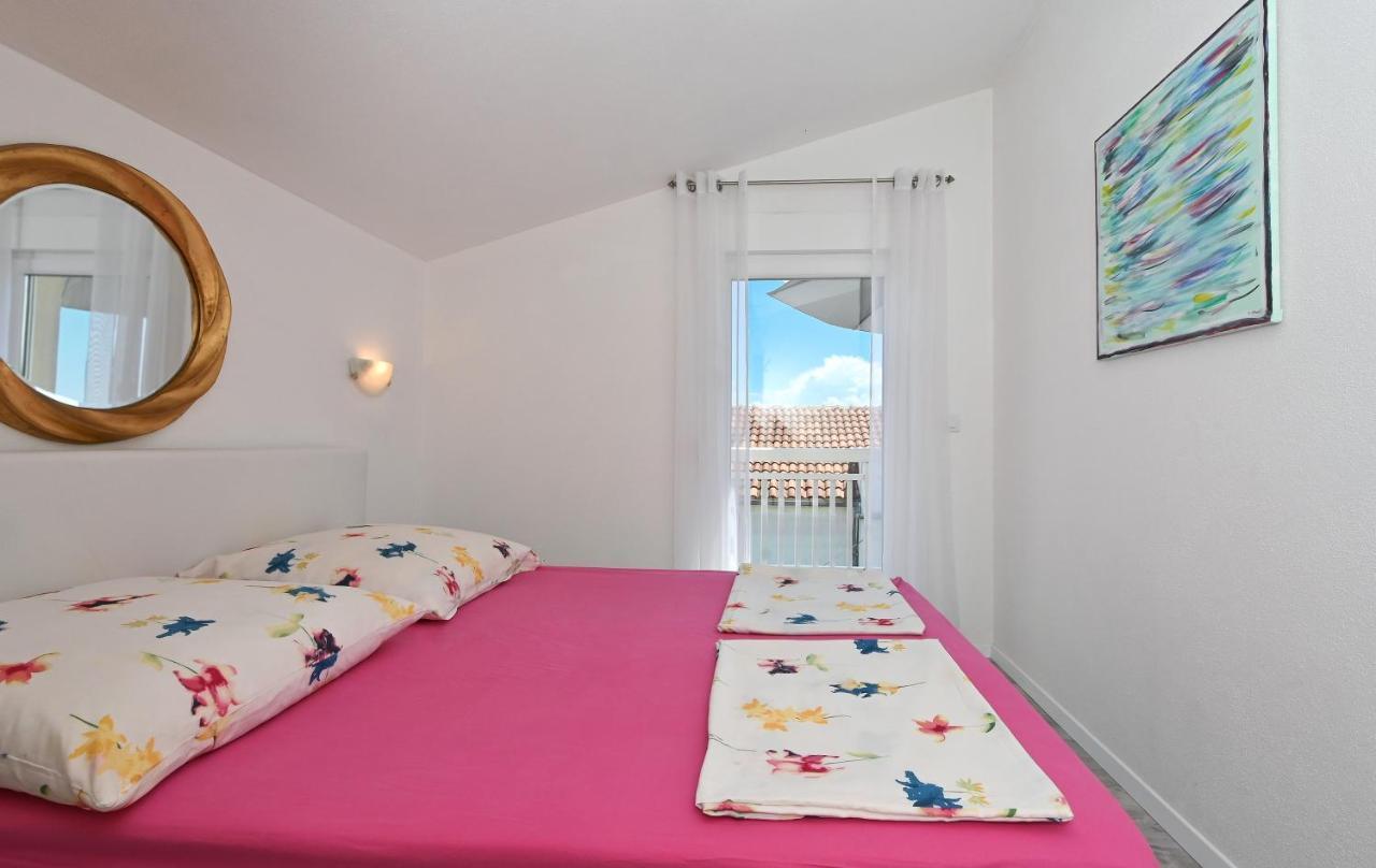Apartments Villa Filip Trogir Exteriör bild