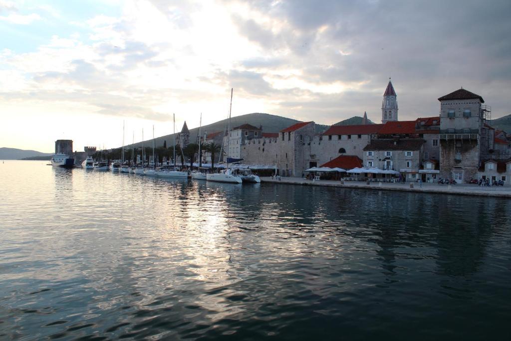 Apartments Villa Filip Trogir Rum bild